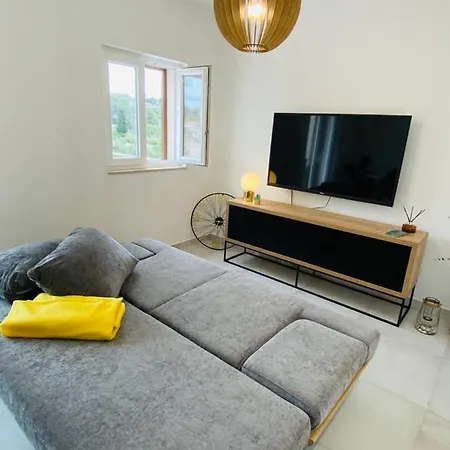 New With Panoramic View *