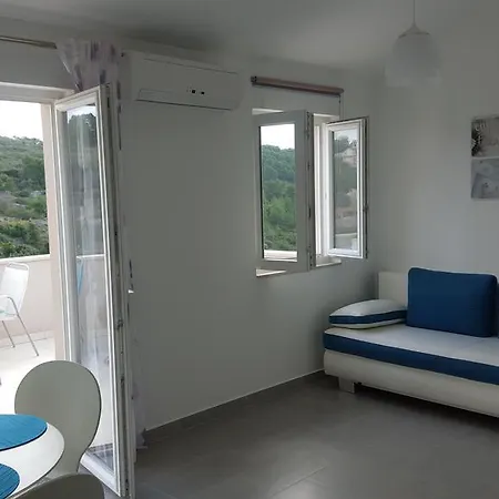 Apartman New With Panoramic View Stomorska