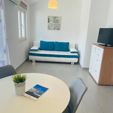 Apartment New With Panoramic View Stomorska